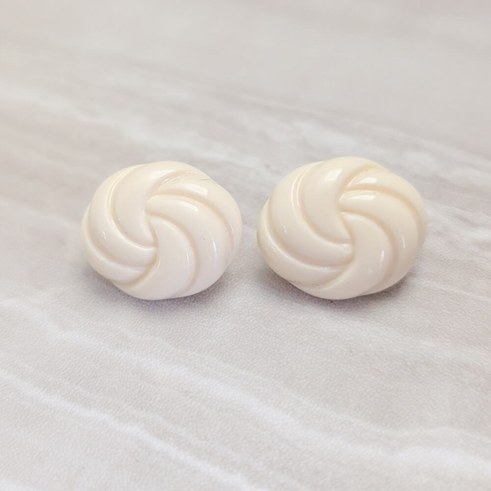 Vintage Clip On Earrings 1980's Cream Carved Oval Earrings Stylish Statement